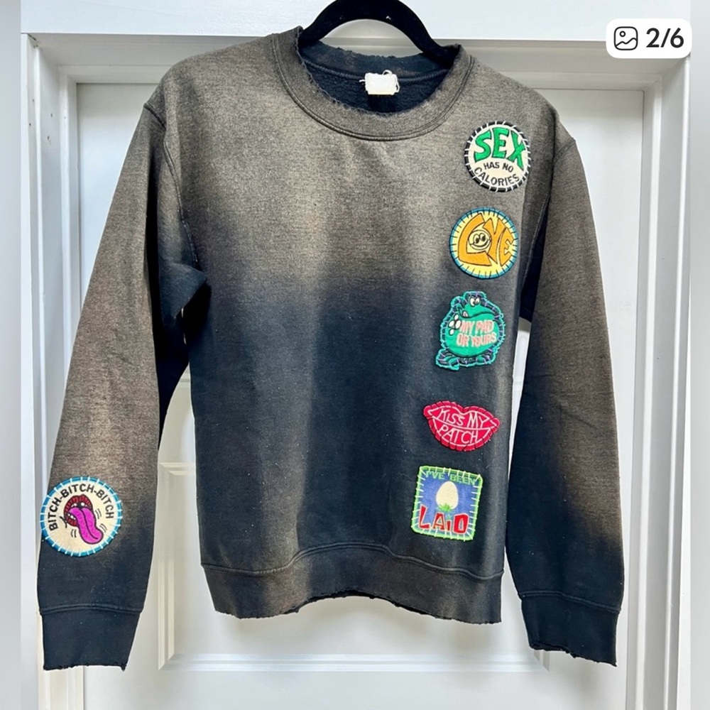 MadeWorn vintage “dirty” patch crewneck sweatshirt. GUC size small so cute